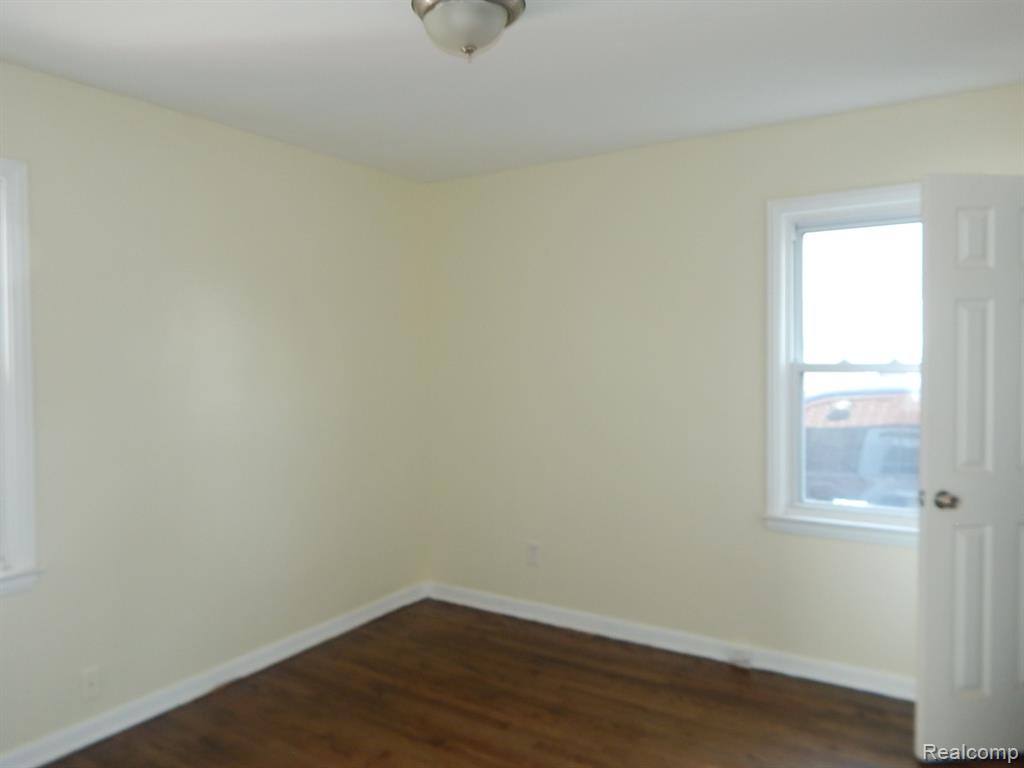 6868 Norborne Avenue, Dearborn Heights, MI 48127 — Photo 8