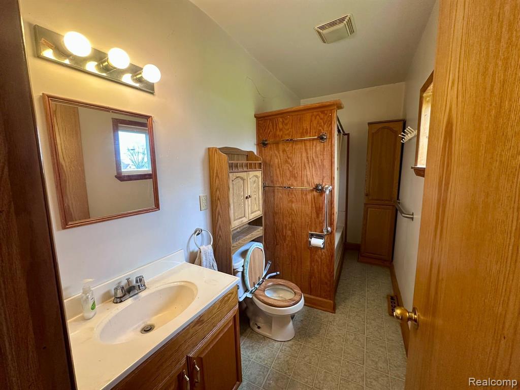 1 1ST Street, Yale, MI 48097 — Photo 13
