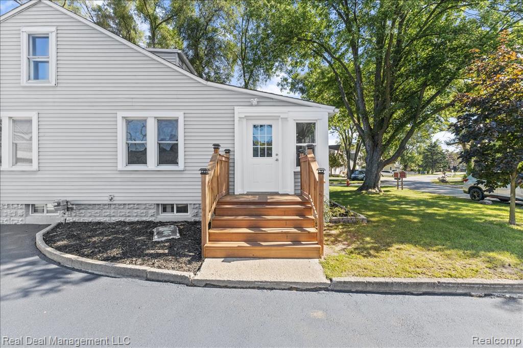 4414 Monroe Avenue, Waterford, MI 48329 — Photo 8