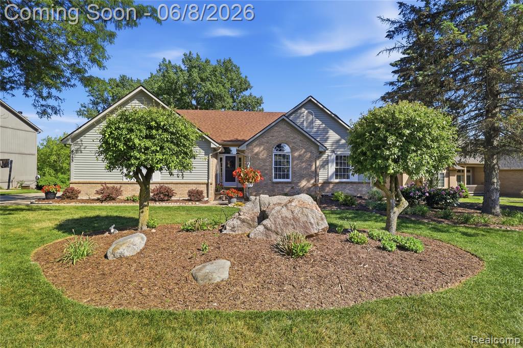 6153 Pine Creek Court, Grand Blanc, MI 48439