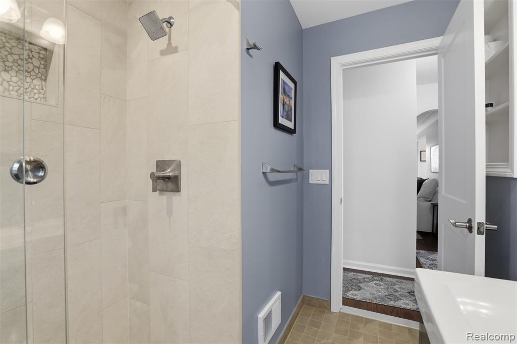 10814 Elgin Avenue, Huntington Woods, MI — Photo 18