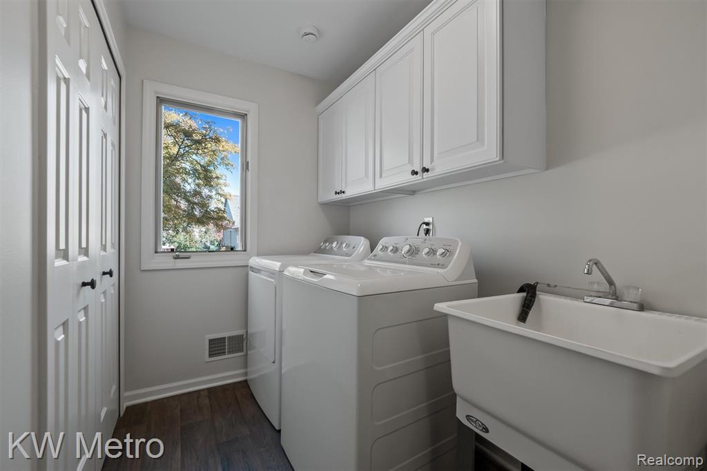 45914 Portsville Drive, Macomb, MI 48044 — Photo 15