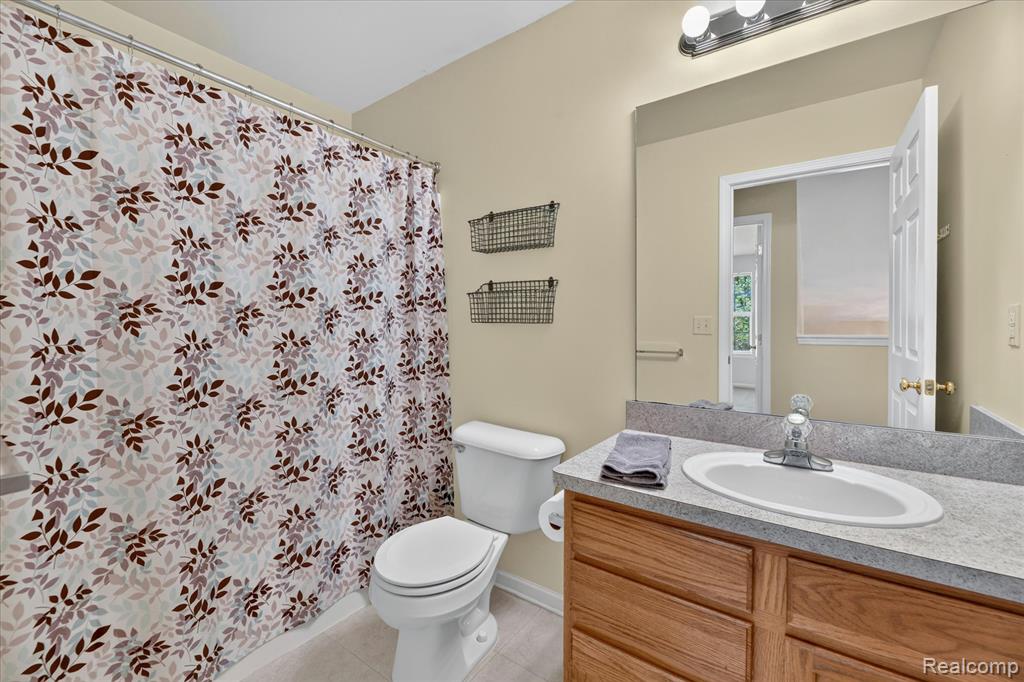 2445 Lorraina Lane, Hartland, MI 48353 — Photo 24