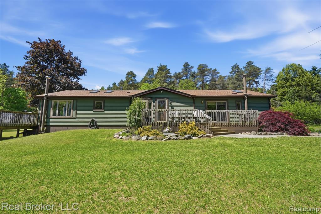 3167 Roods Lake Road, Lapeer, MI 48446