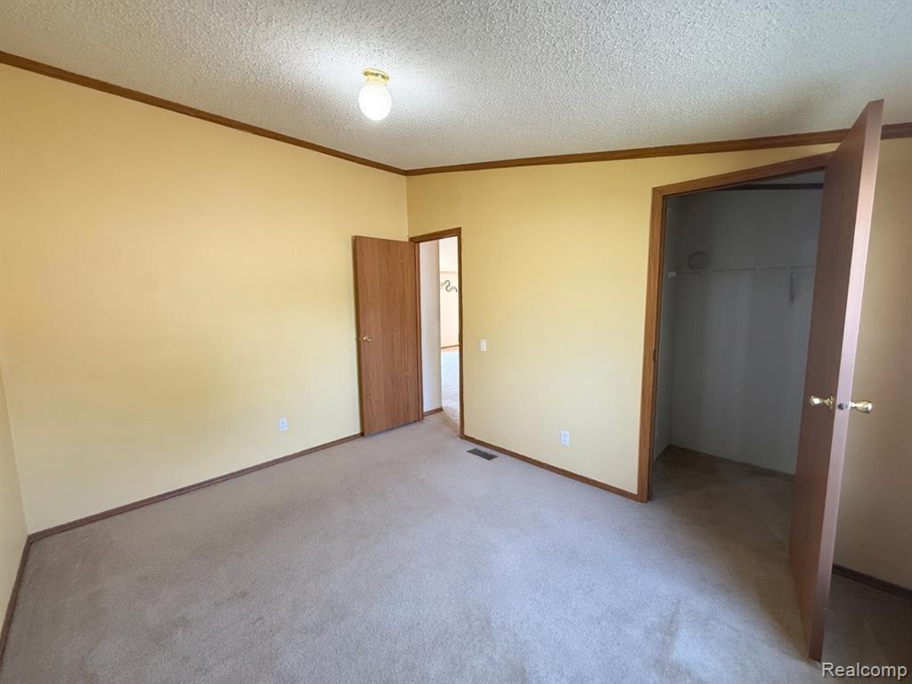 7023 Scarborough Lane, Whitmore Lake, MI 48189 — Photo 20
