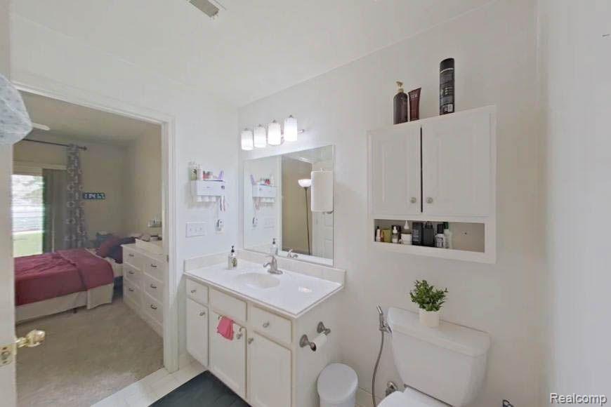 27104 CHESAPEAKE Circle, Walled Lake, MI 48390 — Photo 29