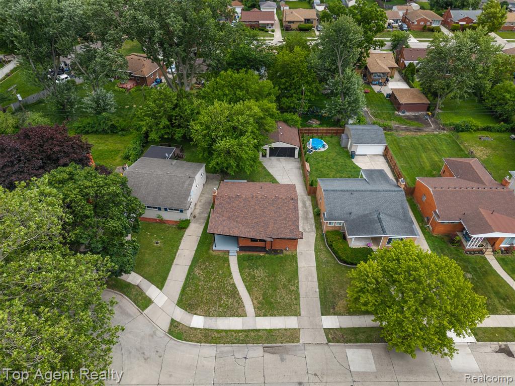 24300 Seneca Street, Oak Park, MI 48237 — Photo 49
