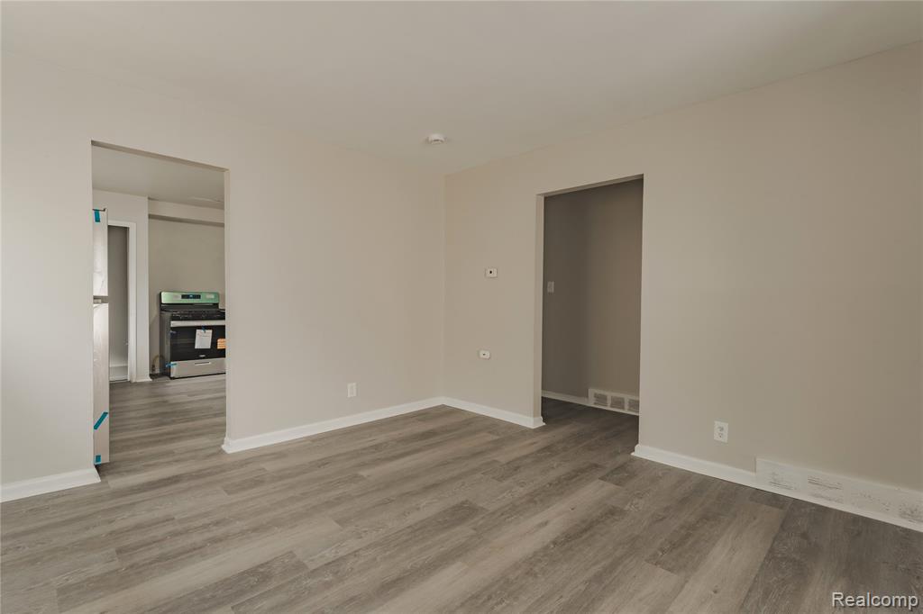 93 W Princeton Avenue, Pontiac, MI 48340 — Photo 6