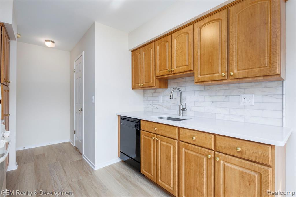 1831 N Arbor Way Drive, 16, Canton, MI 48188 — Photo 10