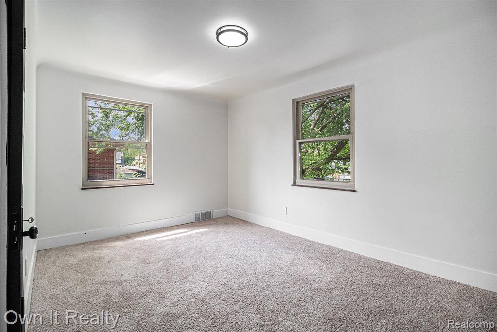 9320 W OUTER Drive, Detroit, MI 48219 — Photo 22