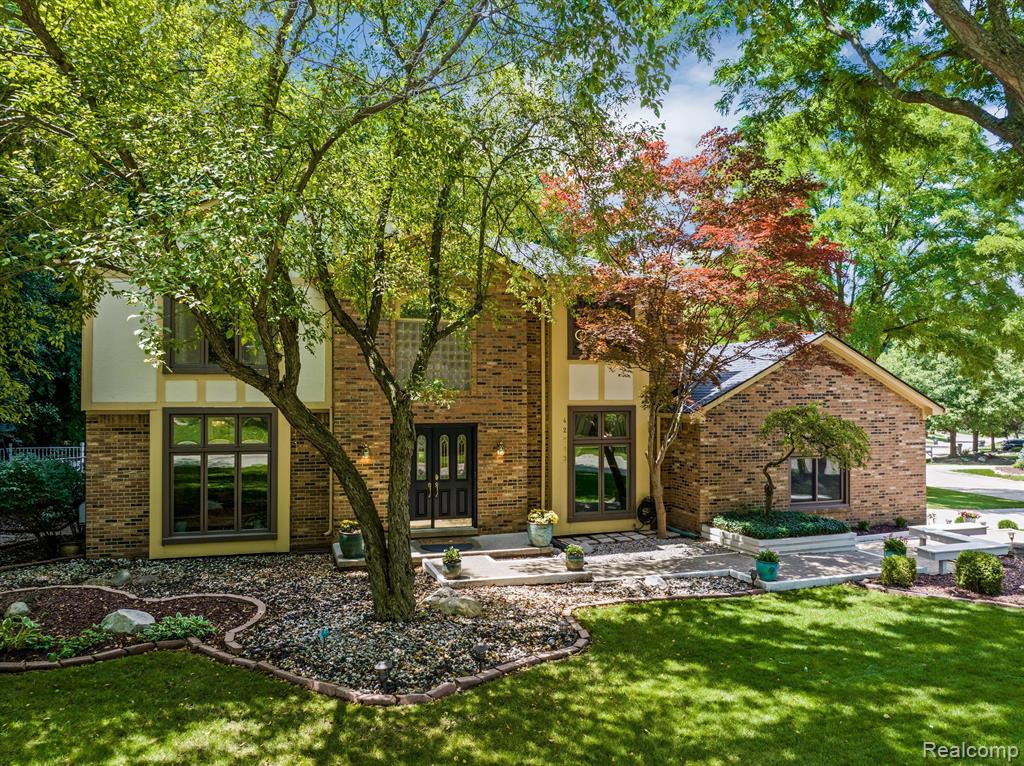 42063 Crestview Circle, Northville, MI 48168 — Photo 2