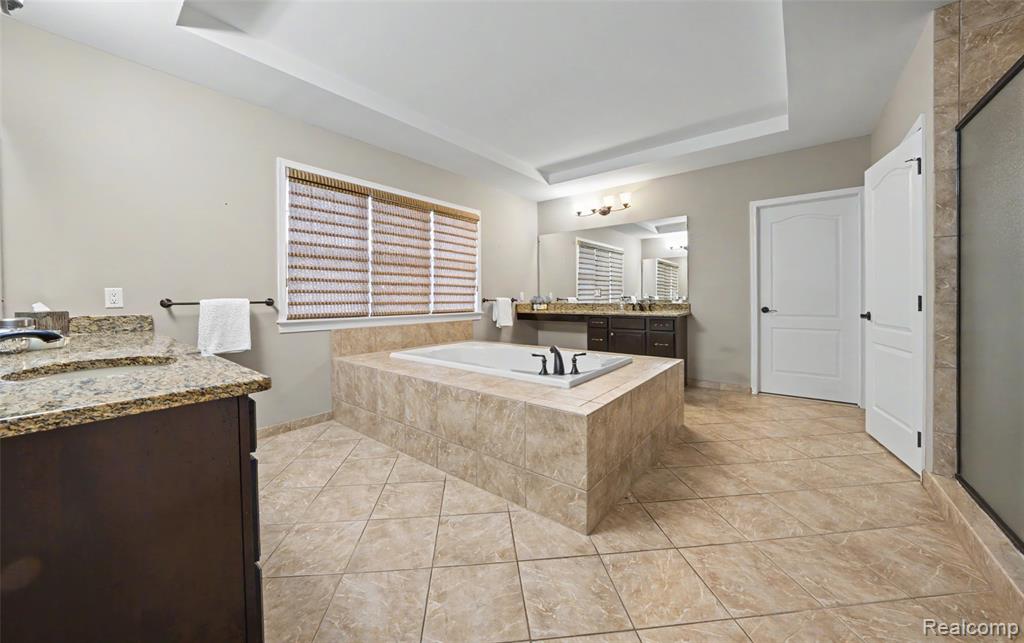 7286 Brentwood Court, Ypsilanti, MI 48198 — Photo 48