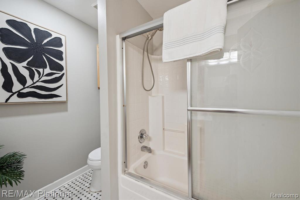 585 Snowfall Court, Howell, MI 48843 — Photo 25