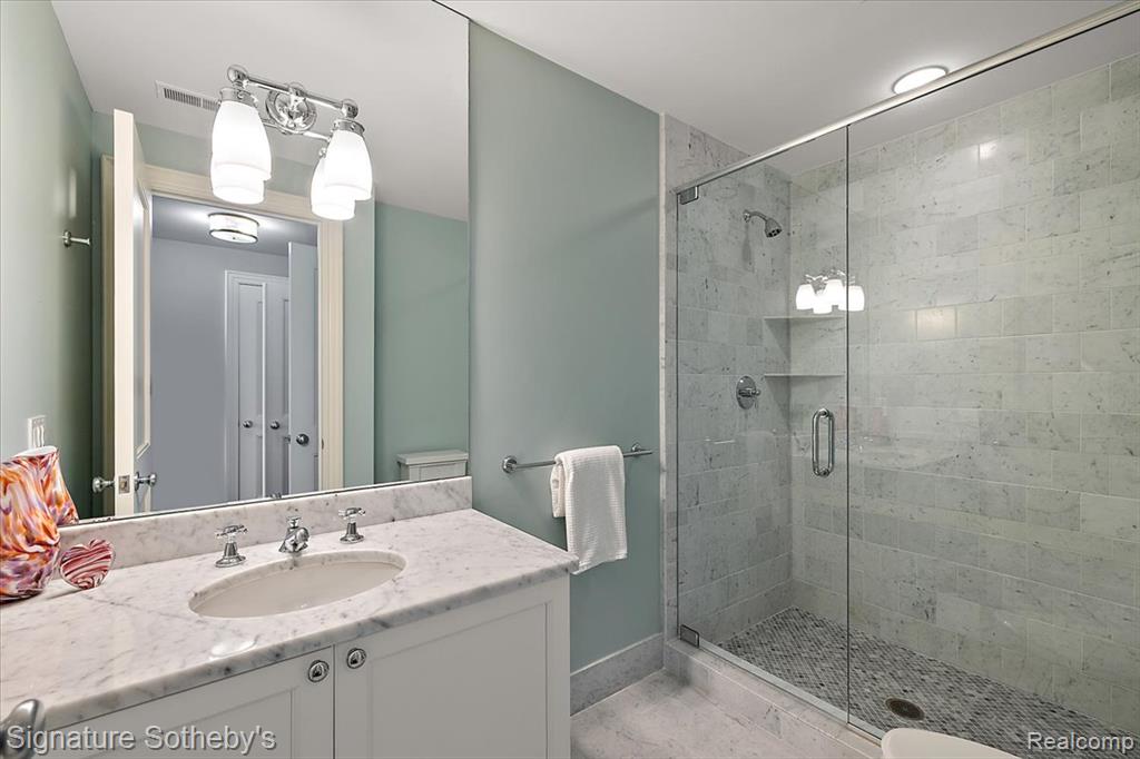 200 Woodland Villa Court, Birmingham, MI 48009 — Photo 49