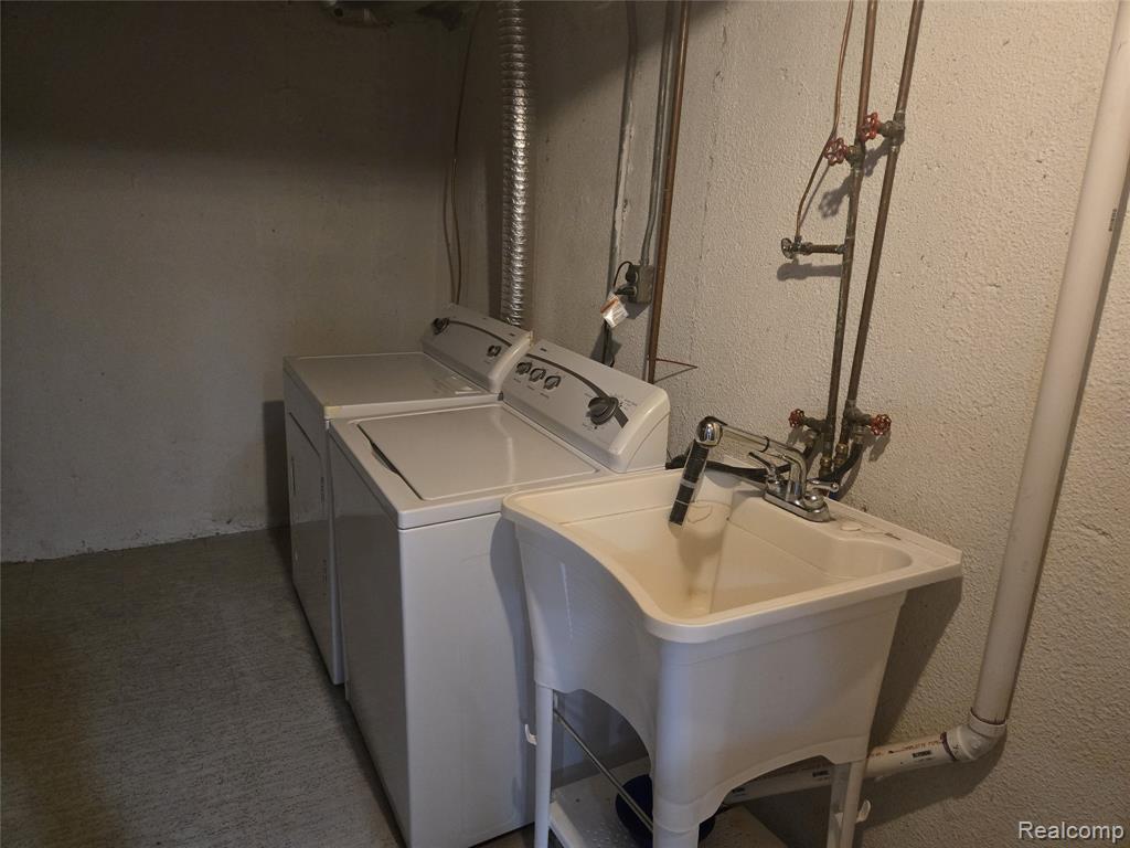 5353 Wright Way W, West Bloomfield, MI — Photo 37