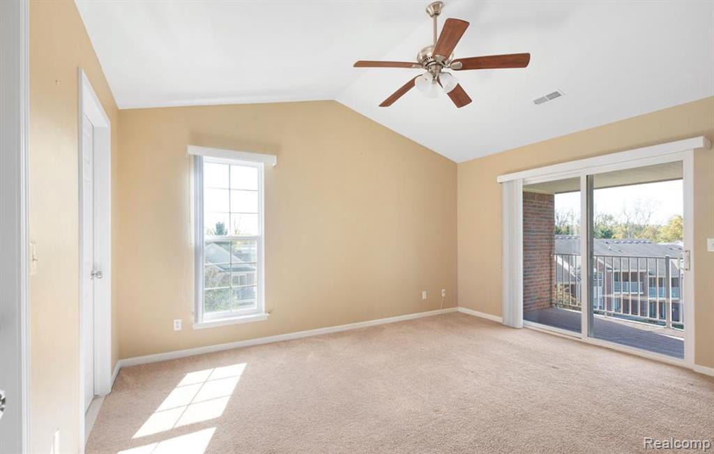1845 FLAGSTONE Circle, Rochester, MI 48307 — Photo 8