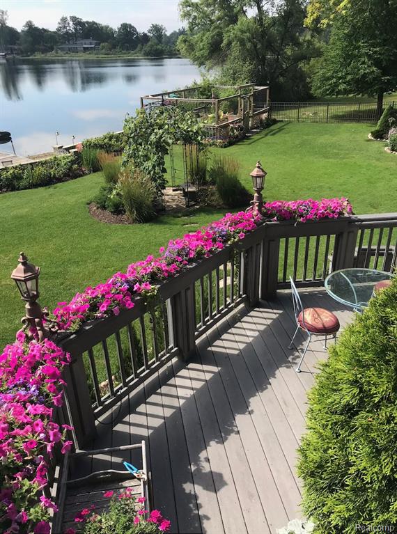 3075 Heron Pointe Drive, Bloomfield Hills, MI 48302 — Photo 42