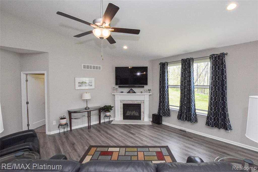 3003 Bogues View Drive, Howell, MI 48843 — Photo 9