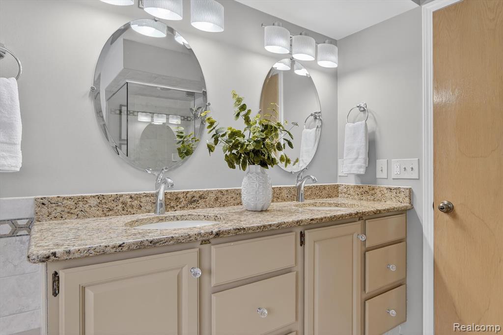 13660 Eaton Drive, Plymouth, MI 48170 — Photo 31