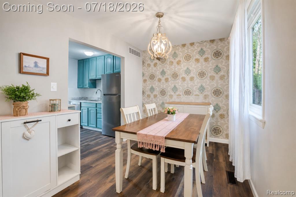 7300 Bluewater Drive, Clawson, MI 48348 — Photo 9