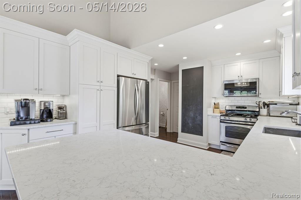 52425 Bryan Michael Drive, Macomb, MI 48042 — Photo 12