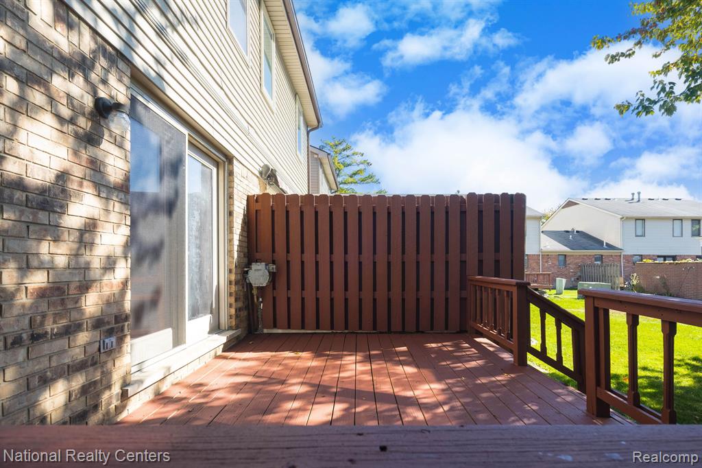 405 Pineview Court, Saint Clair Shores, MI 48081 — Photo 5