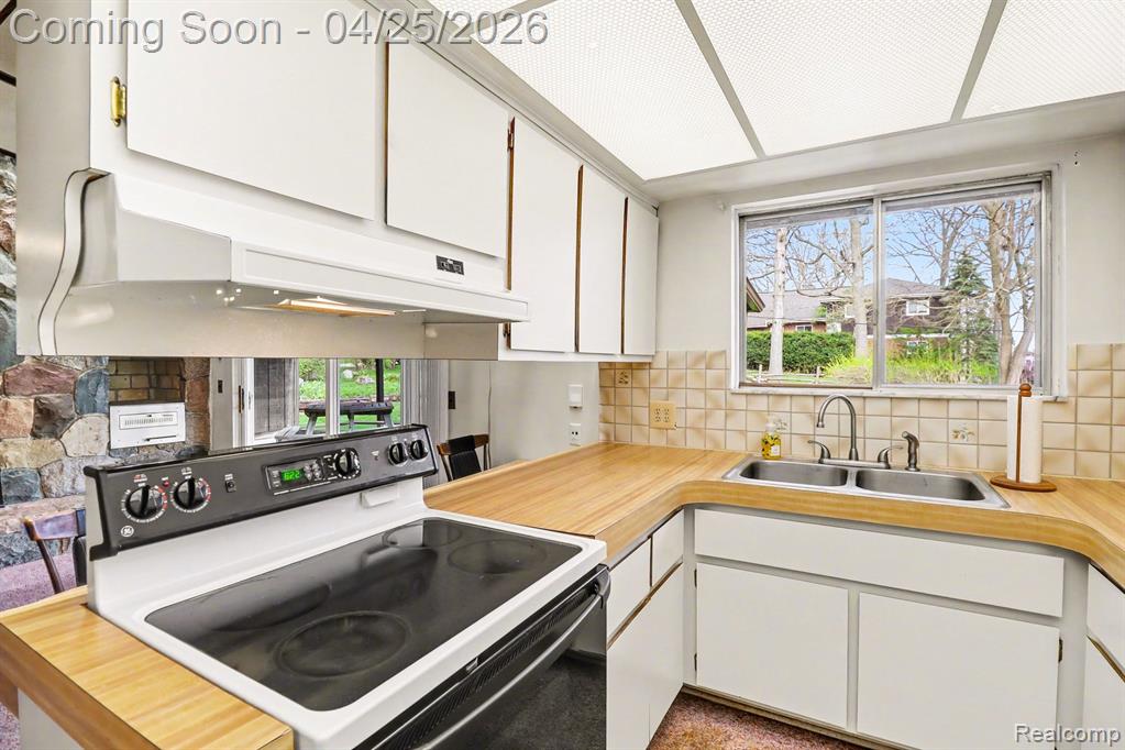 5746 Warbler Drive, Clarkston, MI — Photo 12