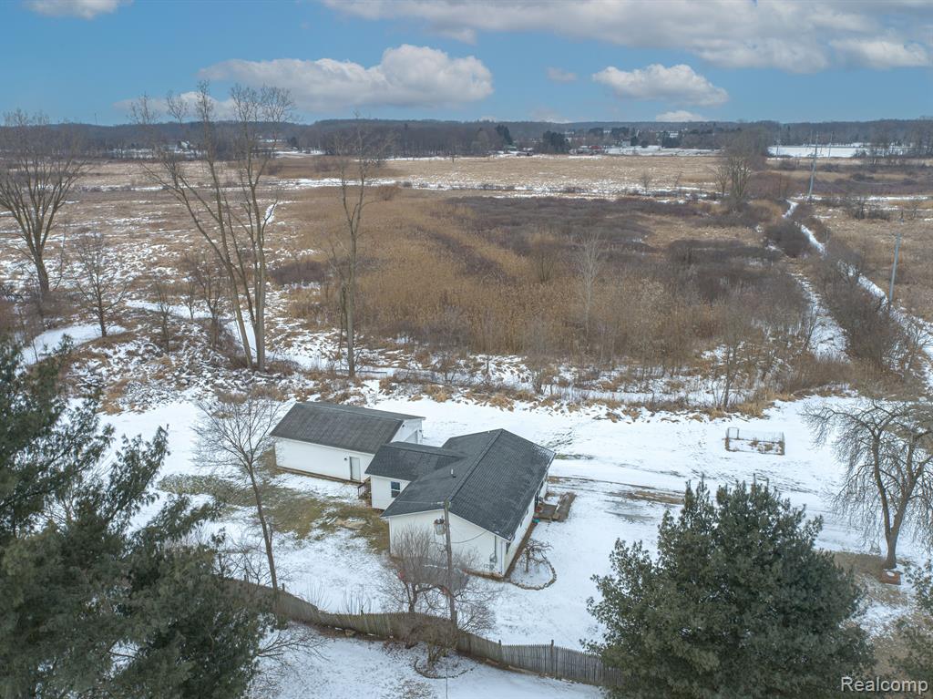 7577 CROFOOT Road, Fowlerville, MI 48836 — Photo 17