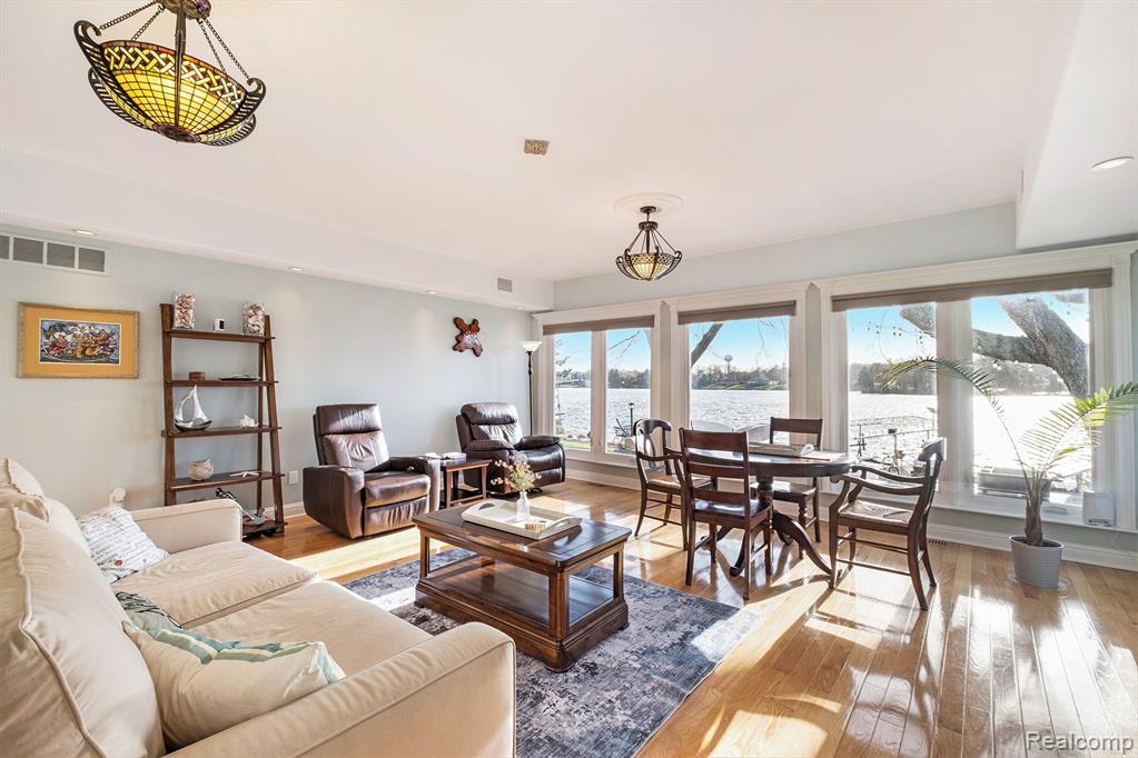 8460 WOODLAND SHORE Drive, Brighton, MI 48114 — Photo 13
