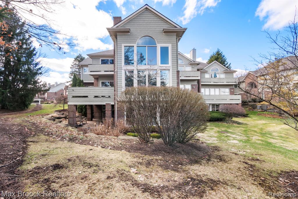 3828 PINE LAKE KNOLL Drive, West Bloomfield, MI 48324 — Photo 4