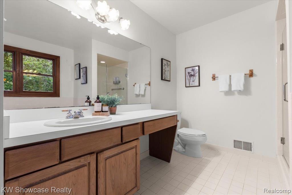 625 CUMBERLAND Trail, Milford, MI 48381 — Photo 18