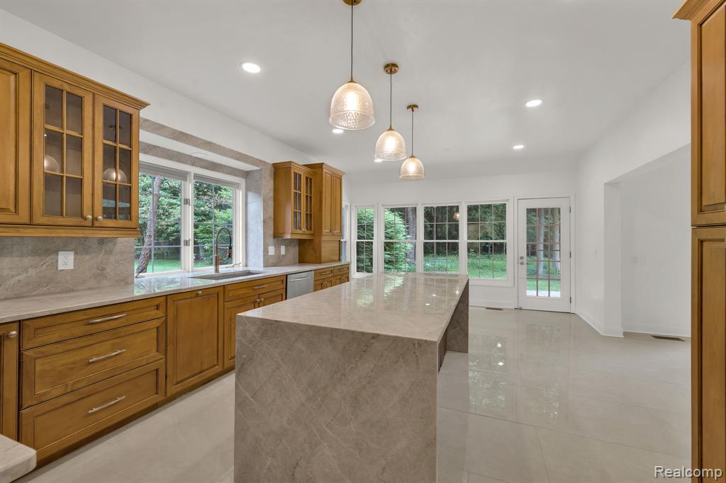 47974 Deer Trail Drive, Canton, MI 48187 — Photo 22