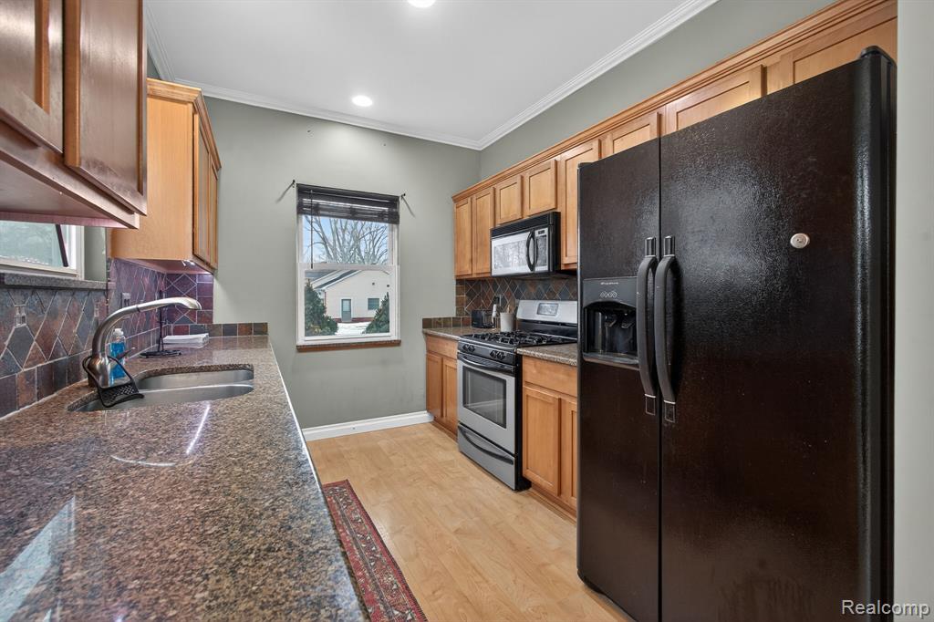 9399 Oakdale Street, Clay, MI 48001 — Photo 9