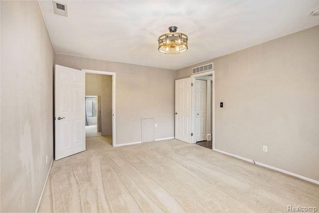 41639 BEDFORD Drive, Canton, MI 48187 — Photo 9