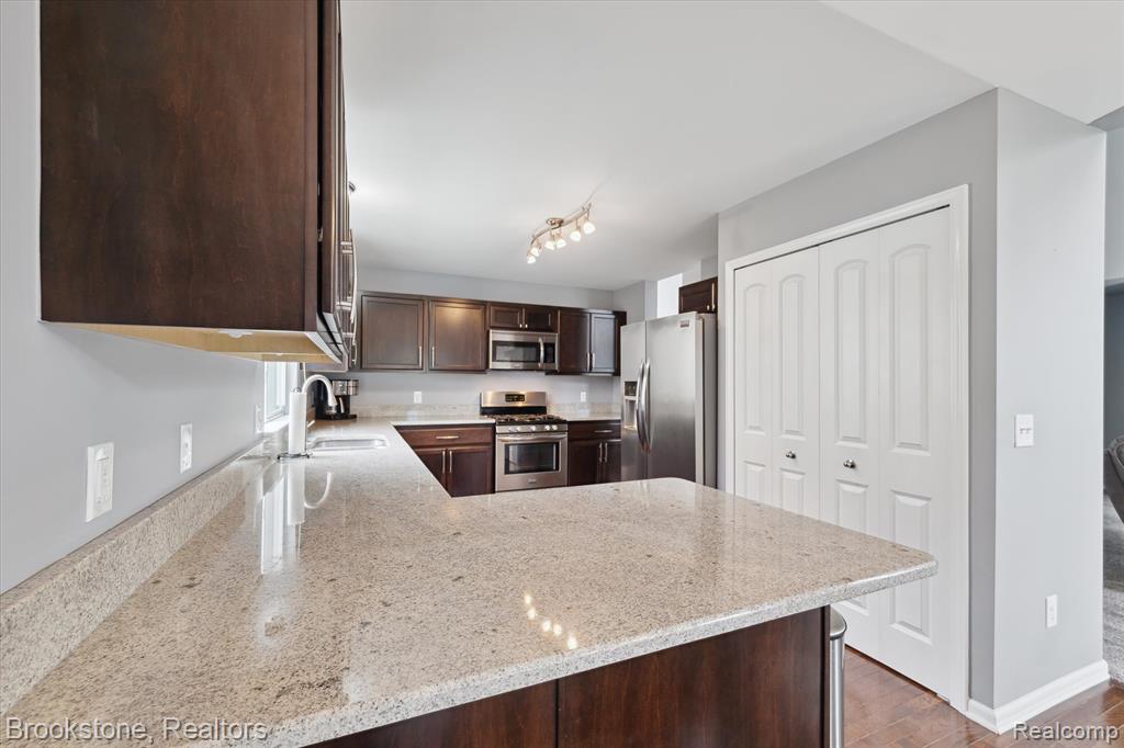 7422 S Village Drive, Clarkston, MI — Photo 15