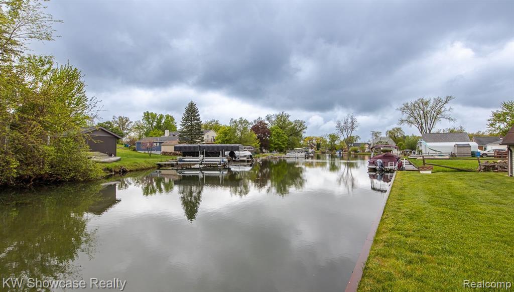 841 DRIBURG Drive, Commerce Twp, MI 48390 — Photo 29
