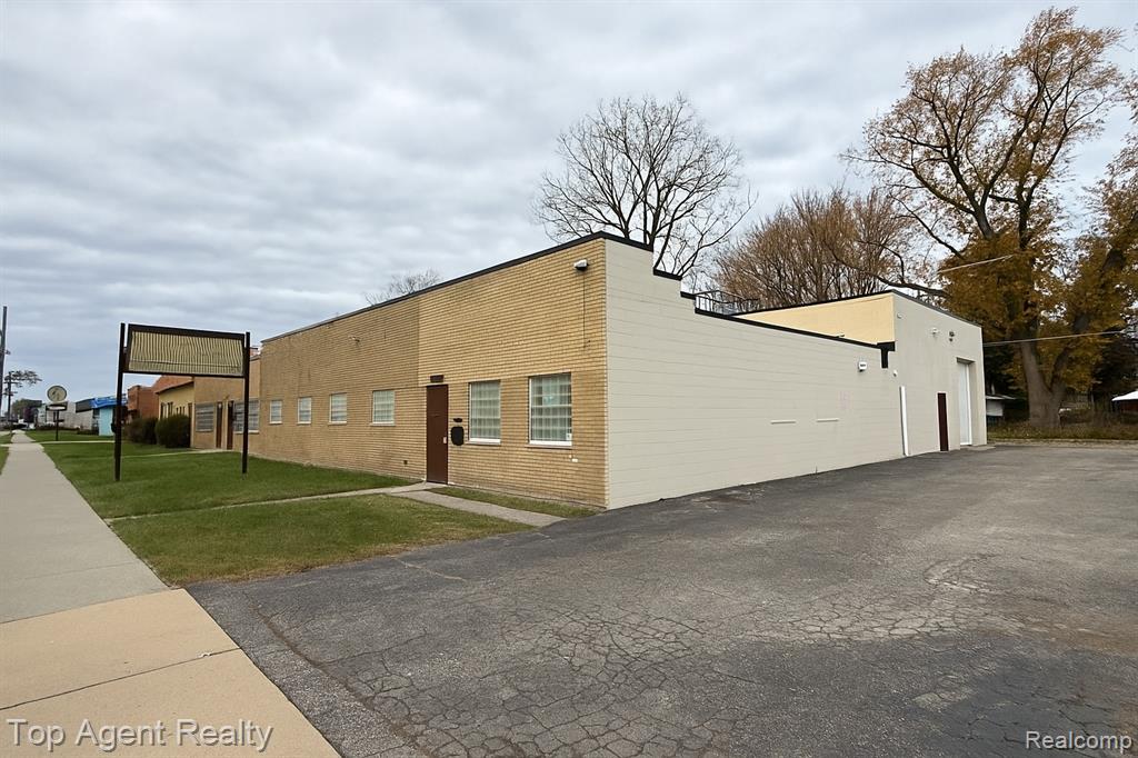 25916 W 7 Mile Road, Redford, MI 48240 — Photo 2