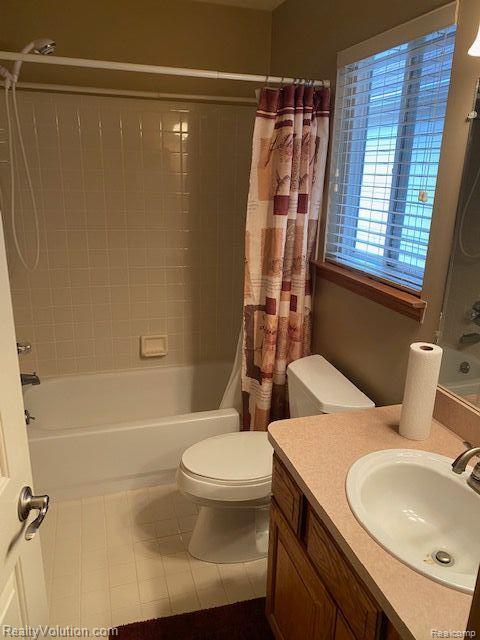 240 Deer Park S, Capac, MI 48014 — Photo 19