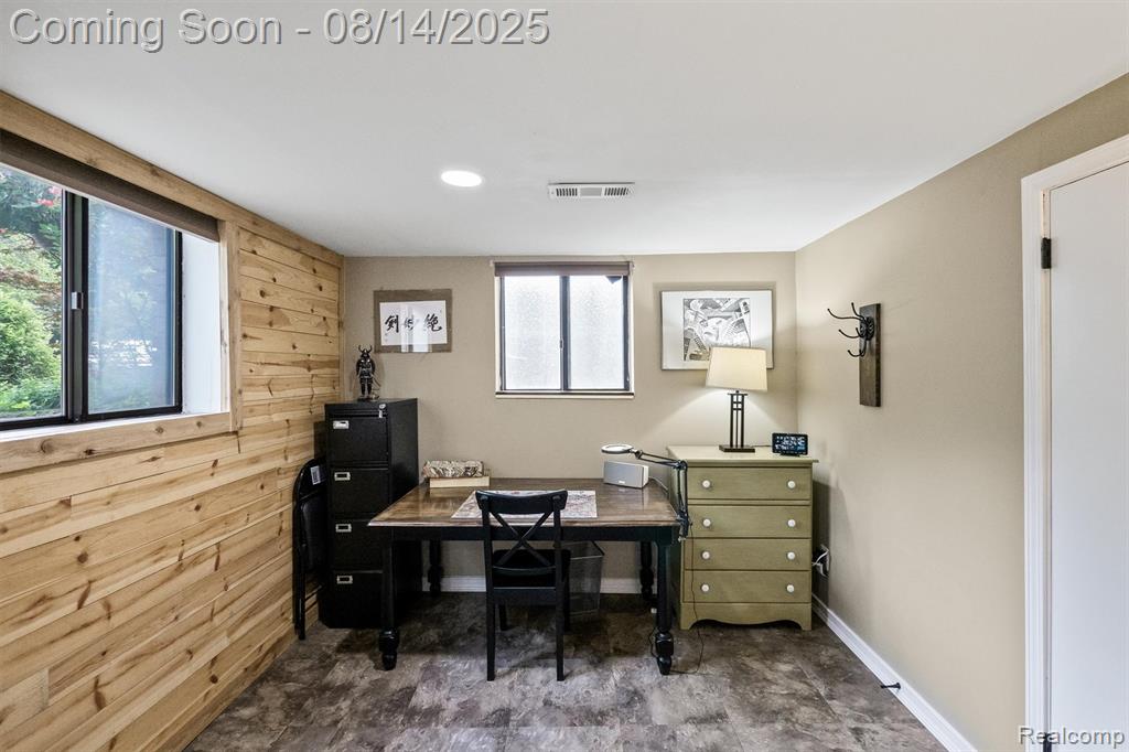 541 Lake Forest Road, Rochester Hills, MI 48309 — Photo 19