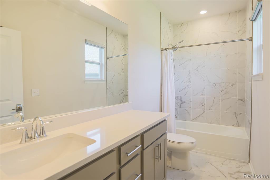 13101 Valencia Drive, Utica, MI 48315 — Photo 56