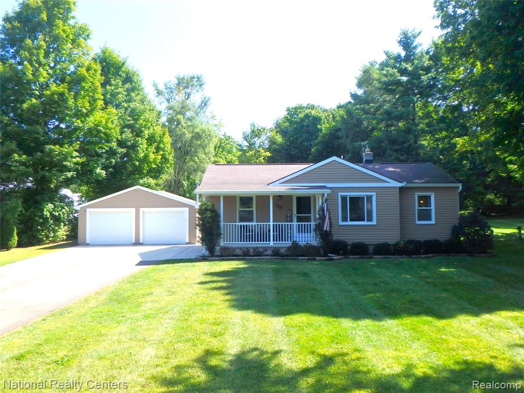 88 N Baldwin Road, Oxford, MI 48371 — front exterior