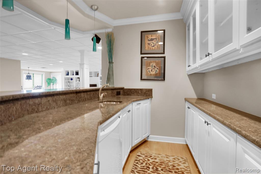 6369 Peach Tree Court, Rochester Hills, MI 48306 — Photo 41