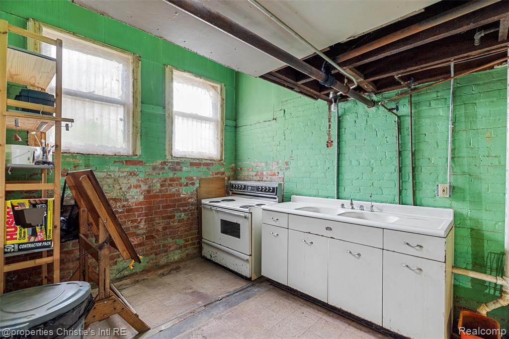36 Longfellow Street, Detroit, MI 48202 — Photo 66