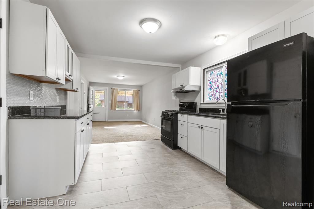 3993 WEDDELL Street, Dearborn Heights, MI 48125 — Photo 8