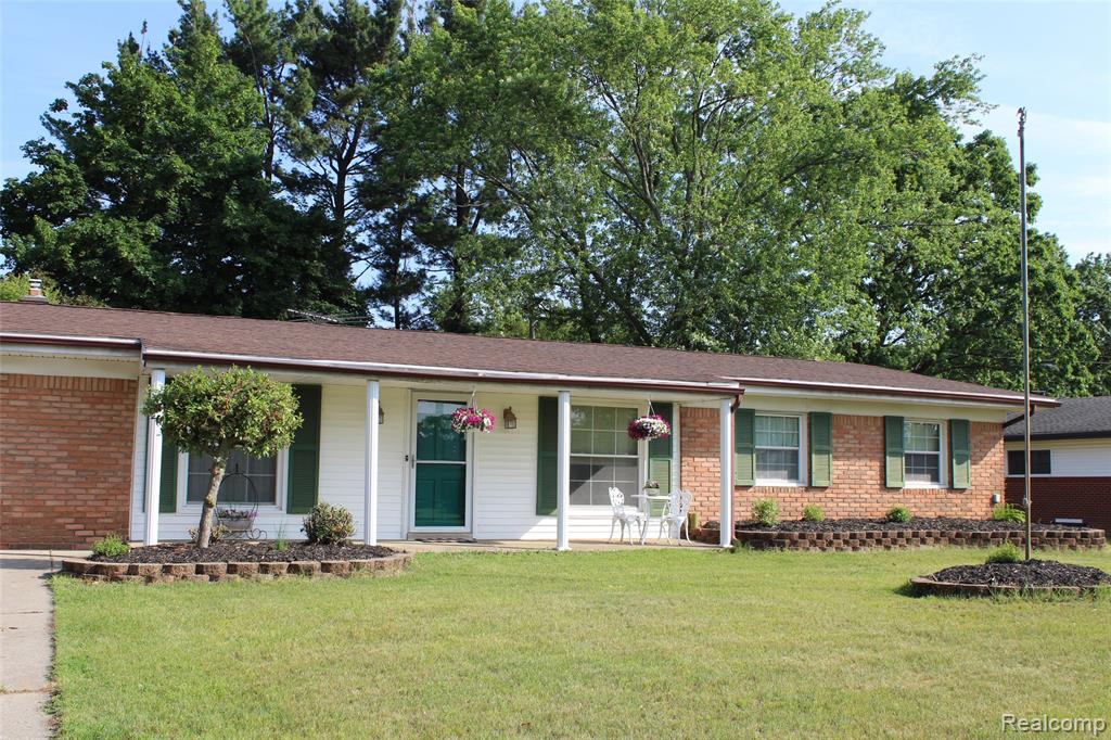 4037 Sandy Creek Drive, Utica, MI 48316 — Photo 2
