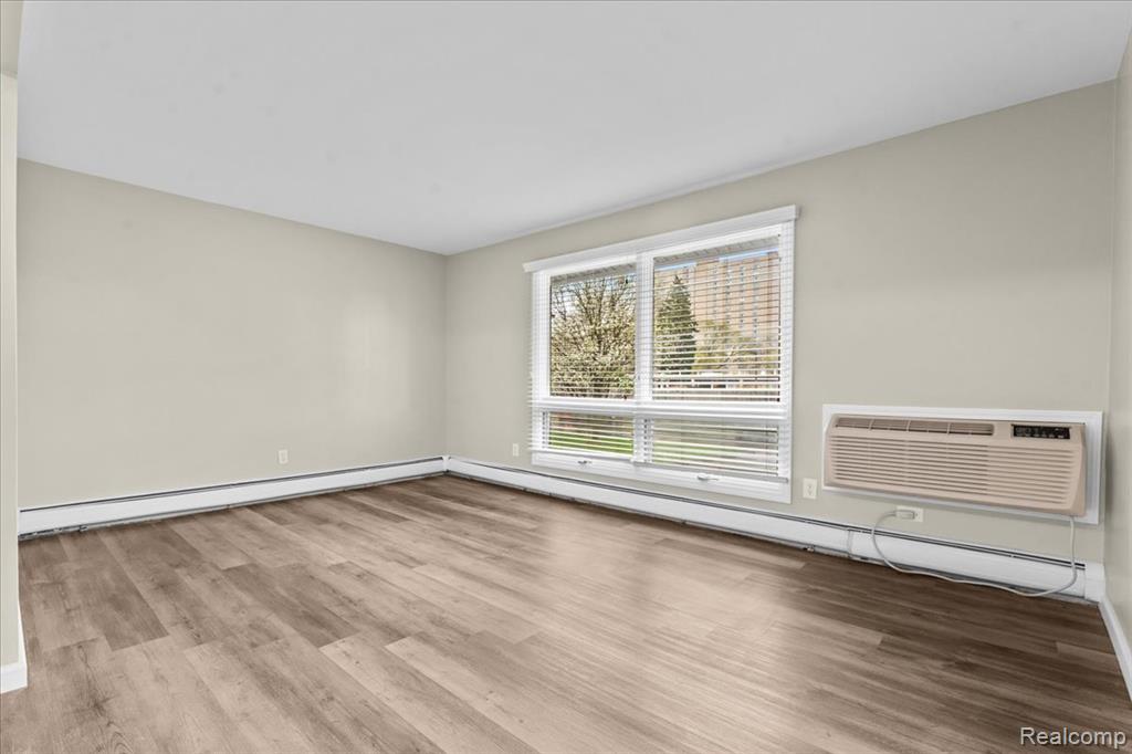 1545 CHERBONEAU, Detroit, MI 48207 — Photo 12
