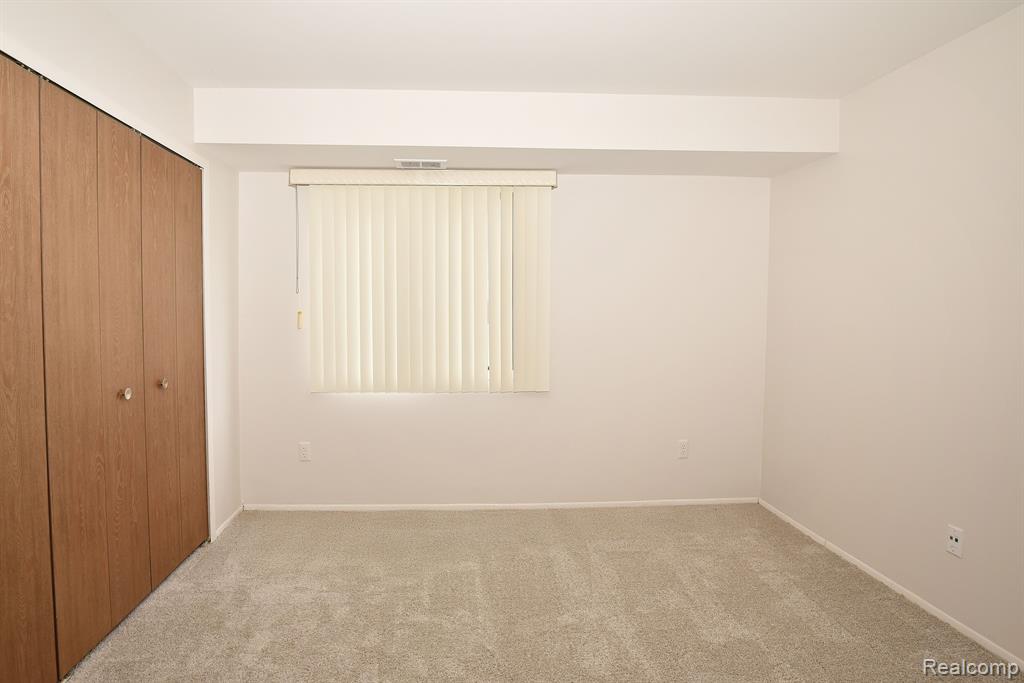 30475 W 14 Mile Rd, 74, Farmington, MI 48334 — Photo 22