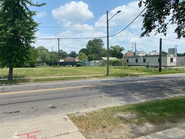 2218 VAN DYKE - Photo 3