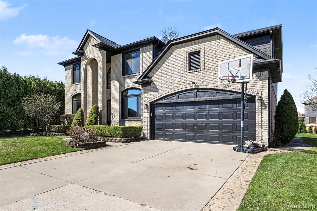 45229 Thorn Tree Lane, Macomb, MI 48044 — Photo 2
