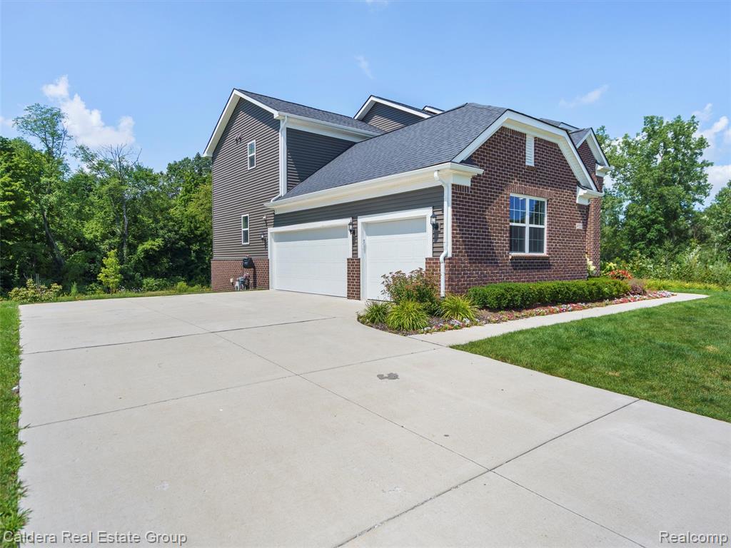 4132 Walcott Drive, Lake Orion, MI — Photo 2